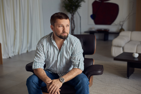 Мужская мода: что обязательно нужно включить в гардероб весной 2025