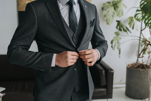 Скорая помощь для мужского костюма. Важные правила ухода