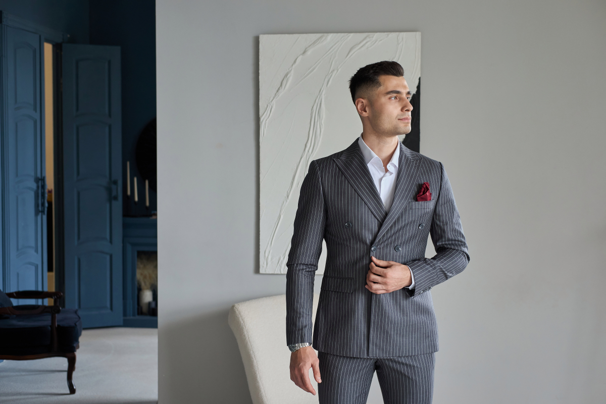 Да или нет? Мужской костюм в полоску. С чем носить такое сокровище