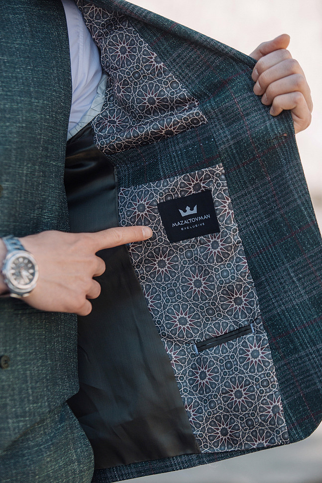 Пример внутреннего кармана на мужском пиджаке