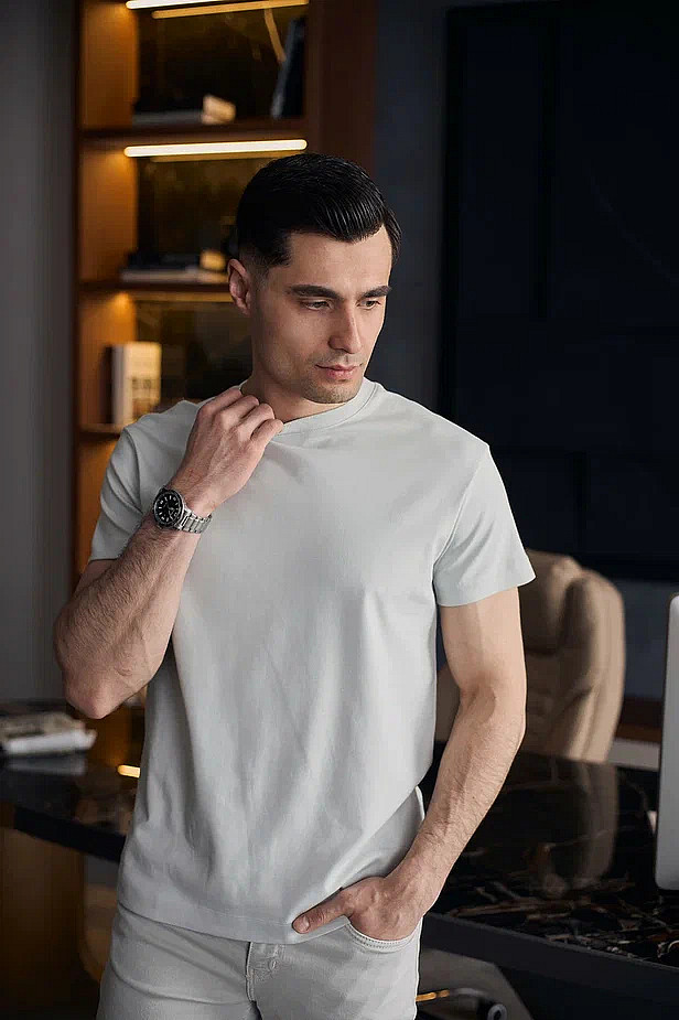 Базовая мужская футболка для прогулок