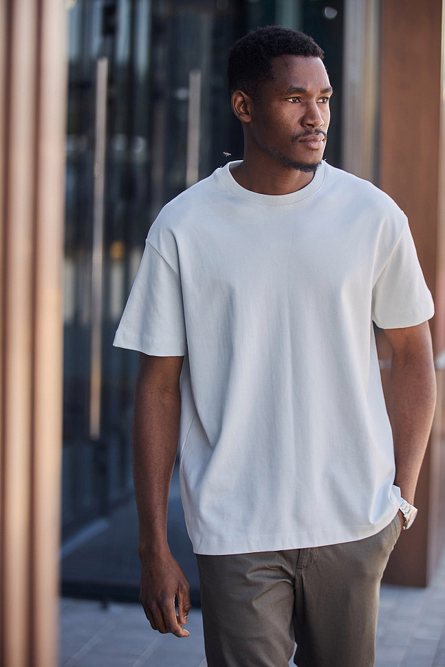 Футболка с джинсами