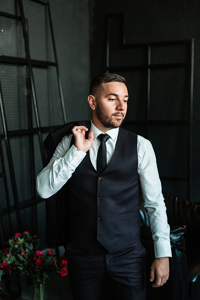 Белая рубашка мужская