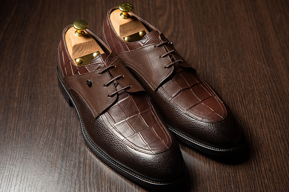 Яркая мужская обувь