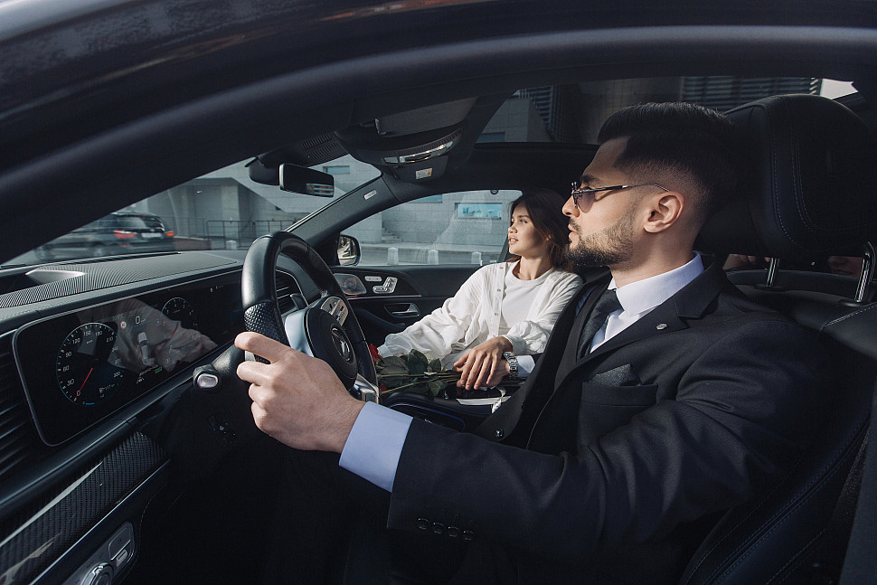 Мужской костюм черный