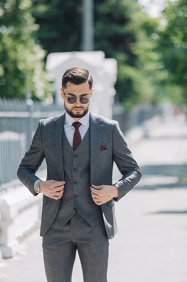 Мужской костюм тройка