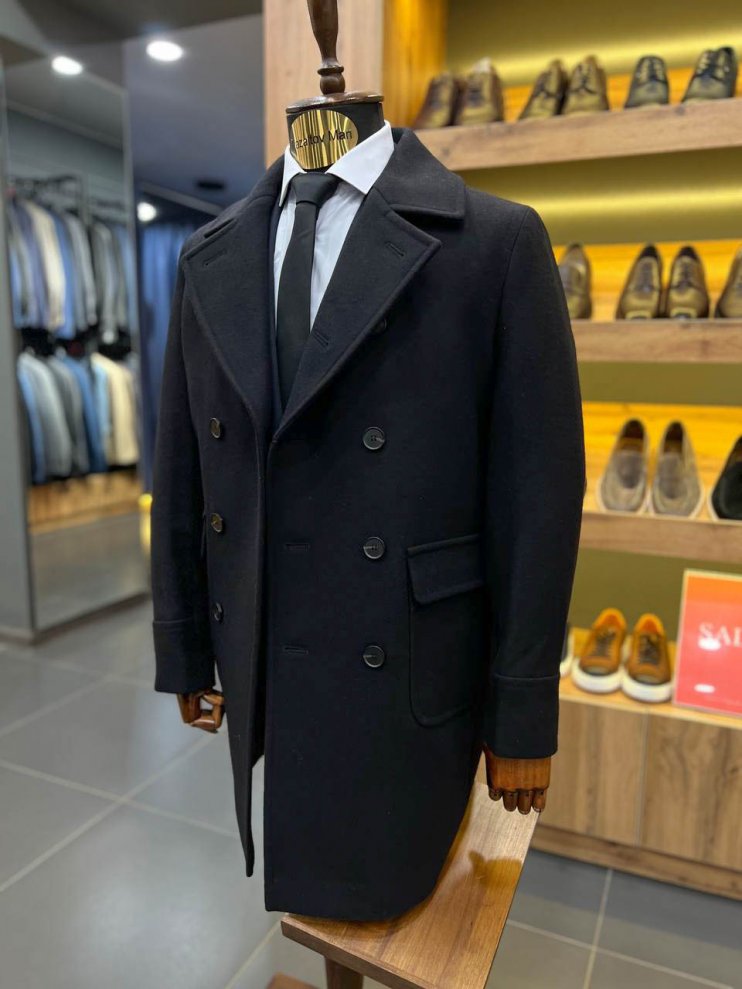 Пальто BAZ Черное двубортное