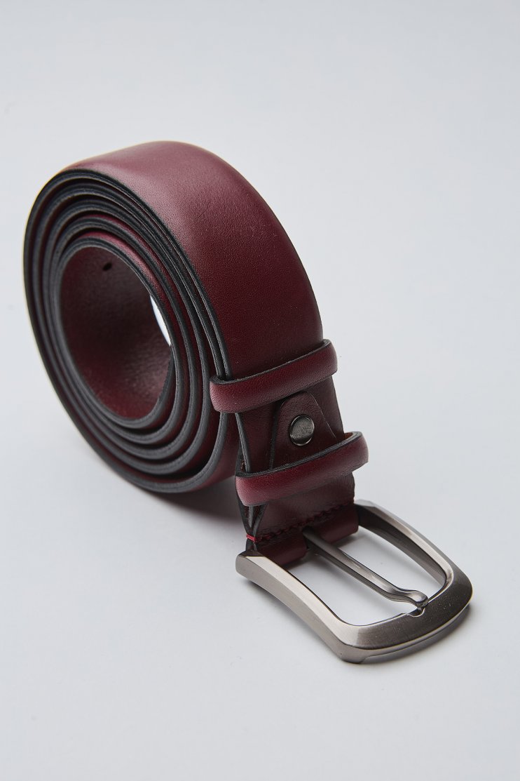 Мужской ремень бордовый кожаный гладкий